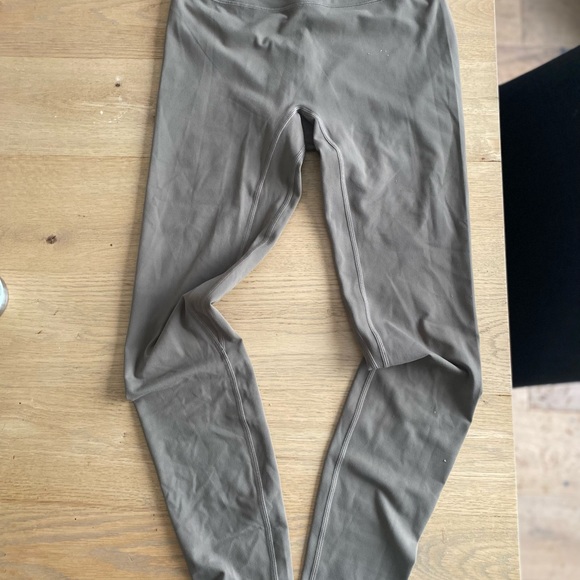 Azur Classic Fit High-waisted leggings. Size M. Excellent Condition. - Picture 6 of 6